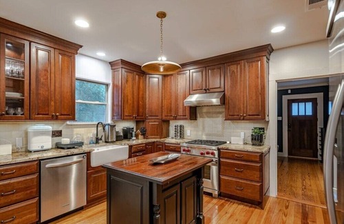 Westfield Apartamento | Luxury Apt by Zilker - Pro Kitchen, W/D, Parking