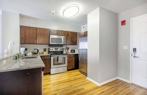 White Plains Apartamento | Luxury Apt Downtown Near Train
