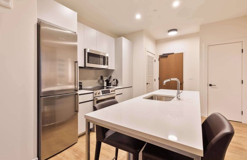 Seaport District Apartamento | Luxury Apt Heart of Seaport with Gym