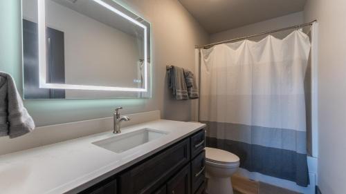 Lake Ozark Apartamento | Luxury Apt on Bagnell Dam Blvd!