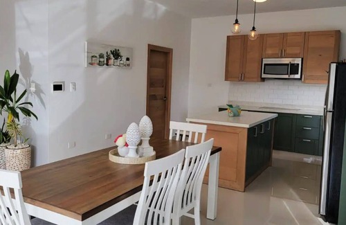 Los Brazos Apartamento | Luxury Apt w/ Pool 5-min Walk to Beach & Ocean World