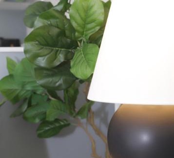 Runnymede Apartamento | Luxury Apt w Wifi & Pvt parking