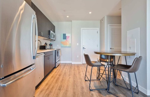 Seaport District Apartamento | Luxury Apt with Water Views