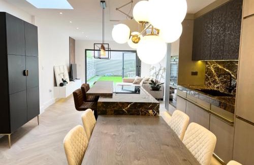 Littlehampton Casa | Luxury Architect Designed Town House Near Beach