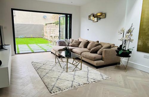 Littlehampton Casa | Luxury Architect Designed Town House Near Beach