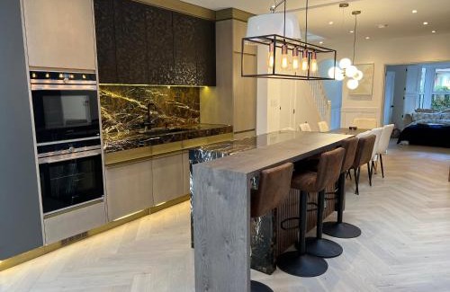Littlehampton Casa | Luxury Architect Designed Town House Near Beach
