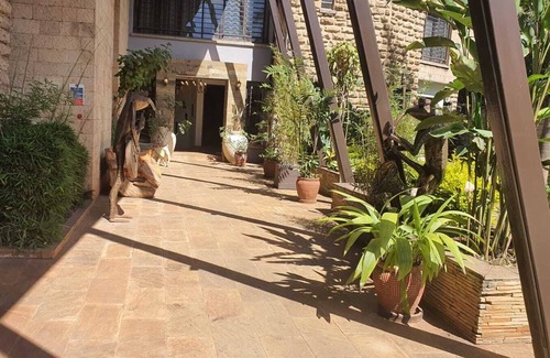 Gigiri Apartamento | Luxury at its best...Simply home away from Home...