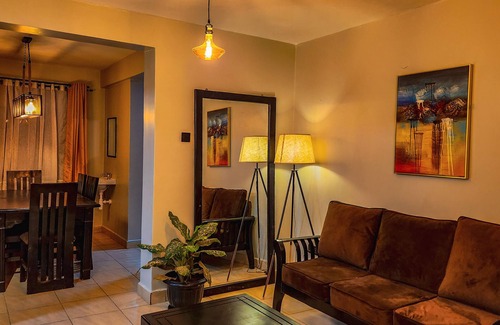 Ntinda Apartamento | Luxury At The 3BD Martyr's Villa Unlimited wifi and Netflix