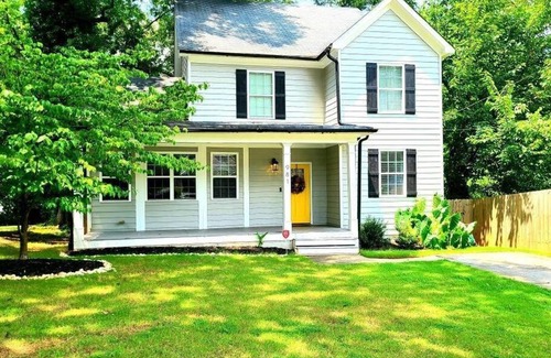Sylvan Hills Casa | Luxury Atlanta Home - Self Check-in Pet Friendly Free Parking