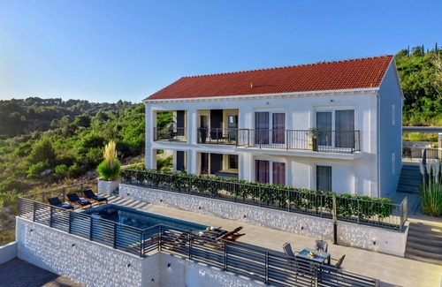 Lumbarda Villa | Luxury Authentic Experience at Villa Marta