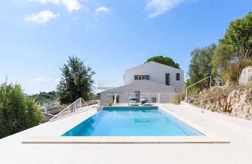 Itri Villa | Villa de lujo galardonada situada en olivares