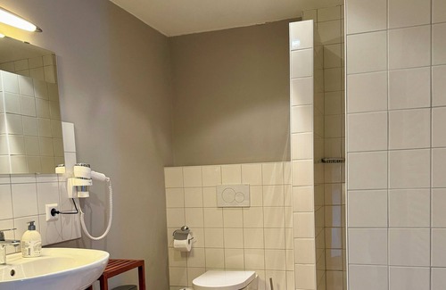 Wilsum Cama Y Desayuno | Luxury B&B room at Hofstede de rieke Smit - room 1