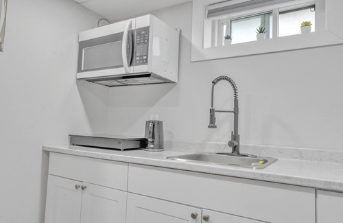Winnipeg Casa | Luxury Basement Suite in Top Prime Location