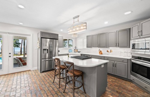 Mary Esther Casa | Luxury Bayfront Getaway | Private Pool, Pet Friendly, Boat Access | Sleeps 13