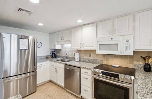 Fernandina Beach Condominio | Luxury Beach Front Condo in the Omni Resort Community with seasonally heated pool & panoramic view!
