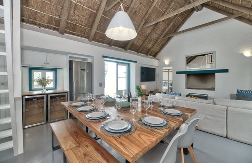 Struisbaai Casa | Luxury Beach Home | Games room & Braai | Pet friendly