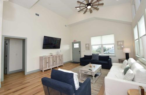 Marineland Acres Casa | Luxury Beach Home with Heated Pool