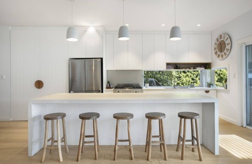 North Manly Apartamento | Sunlit Family Oasis with Pool Near to Manly Beach