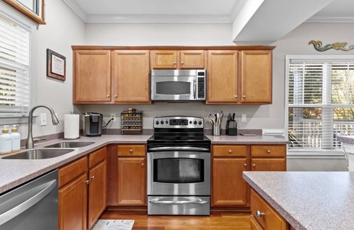 Southport Apartamento | Luxury: Beach, Pool, Golf, Boat Ramp, Pickle Ball