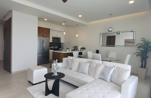Primo Tapia Condominio | Luxury Beachfront Condo in Rosarito with Pool & Jacuzzi