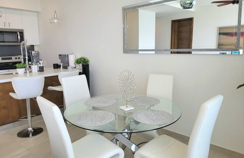 Primo Tapia Condominio | Luxury Beachfront Condo in Rosarito with Pool & Jacuzzi