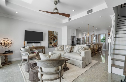 Nassau Casa | Luxury Beachfront 4-BR Villa in Palm Cay Gated Community