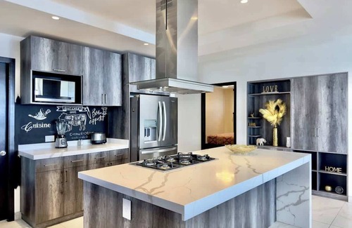 Costa de Oro Apartamento | Luxury Beachfront Condo 3BR 3BA with stunning views