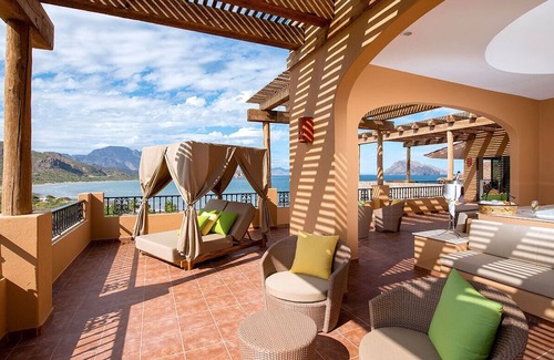 Nopolo Apartamento | Luxury Beachfront Escape with Stunning Sea of Cortez Views in Loreto
