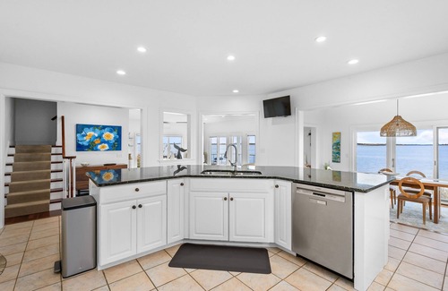 Barnstable Casa | LUXURY BEACHFRONT GETAWAY ON CAPE COD. "PET FRIENDLY"