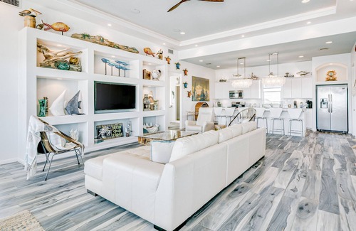 Port Bolivar Casa | Luxury | Beachfront | Hot Tub | Firepit & Tiki bar