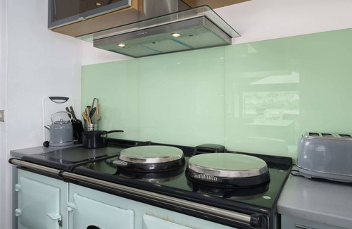 Torcross Casa | Luxury Beachfront House, Sleeps 12, Free Parking