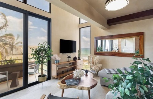 Tulsayab Apartamento | Luxury Beachfront Penthouse w/ Private Pool