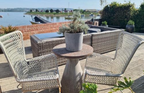 Exmouth Casa | Luxury beachfront property Cockles-Sea View-private parking for 2 cars-sleeps 10