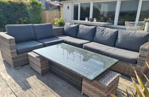 Exmouth Casa | Luxury beachfront property Cockles-Sea View-private parking for 2 cars-sleeps 10