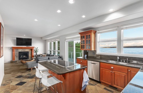 Camano Island Casa | Luxury Beachfront Retreat w/ Hot Tub, Fireplaces, Patio, Easy Beach Access