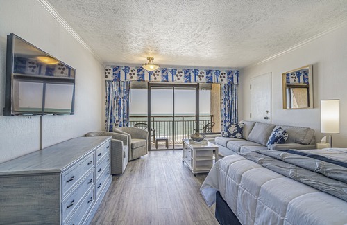 Myrtle Beach Complejo | Luxury Beachfront Condo w/ resort amenities, newly remodeled, direct ocean views