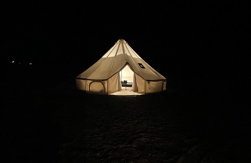 Mesick Alquiler De RV | Luxury Bell Tent on Lavender and Alpaca Farm