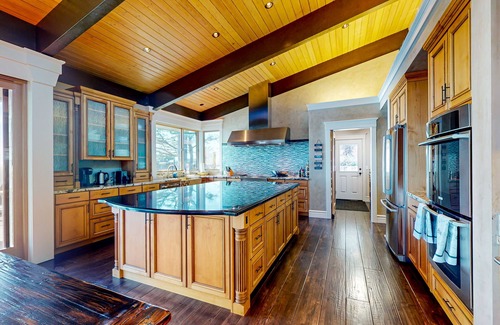 Gualala Casa | Luxury blufftop home with hot tub, wraparound deck, gourmet kitchen & ocean view