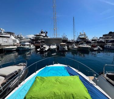 La Condamine Alquiler De Eote | LUXURY BOAT in MONACO