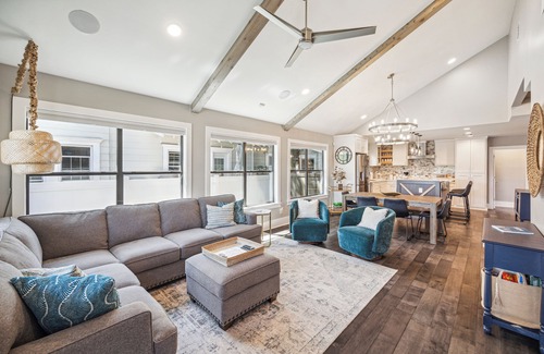 Houston Heights Casa | Luxury Boho Heights Retreat- Spacious 4 Bedroom, 4 1/2 Bath Bungalow
