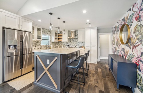 Houston Heights Casa | Luxury Boho Heights Retreat- Spacious 4 Bedroom, 4 1/2 Bath Bungalow