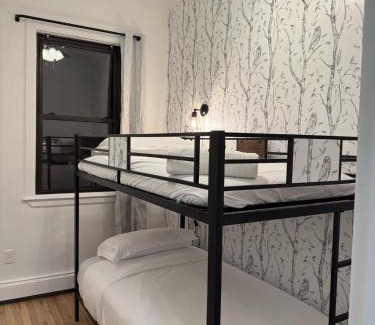 Jersey City Apartamento | Luxury Boutique Home - 4 Beds 1 Baths 25 minutes to NYC