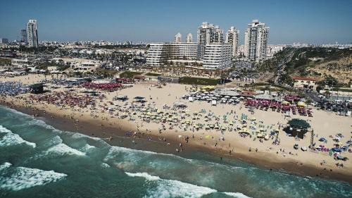 Rishon LeTsiyon Apartamento | Luxury Breathtaking Seafront Penthouse Duplex