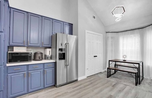 Clodine Casa | Luxury & Bright ~ 2 Master BR ~ Games ~ Backyard!