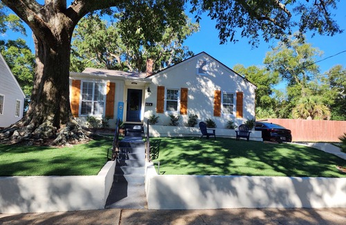 Biloxi Cabaña | Luxury Bungalow close to the Beaches, Entertainment & Casinos.