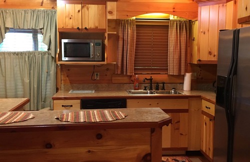 Gatlinburg - Pigeon Forge Cabina | Cabina de Lujo, 4 Suites BD / 4BA, Medio Baño, RM Juego, Media RM, Chimeneas, Tina caliente