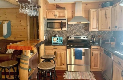 Arkdale Cabina | Luxury Cabin by Castle Rock Lake/Wisconsin Dells!!
