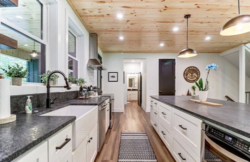 Logan Cabina | Luxury Cabin in Hocking Hills - Sleeps 16, amazing amenities