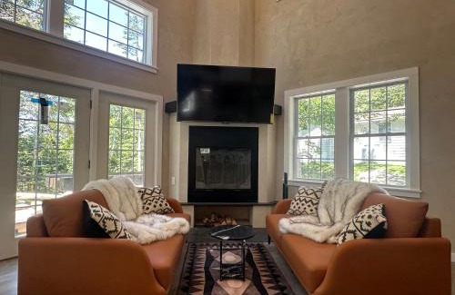 Bass Harbor Villa | Luxury cabin vc home 2bd 2bath
