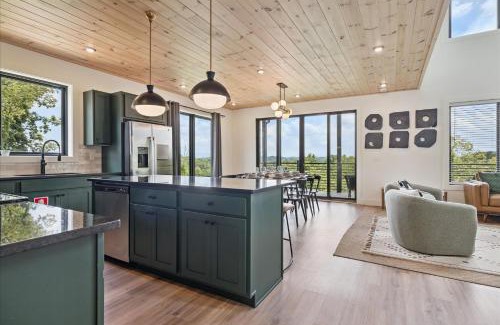 Sevierville Casa | Luxury Cabin W Indoor Pool, Hot Tub & Game Room